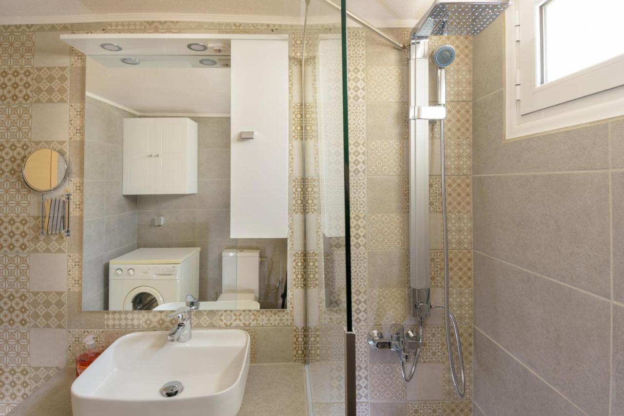 Margarita'S Seafront Luxury Apartment Elounda Екстериор снимка